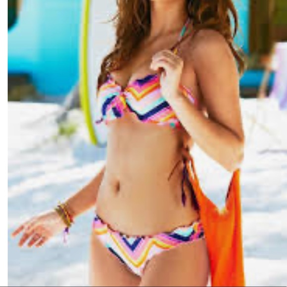 Victoria’s Secret Rainbow Chevron Bikini. - Picture 9 of 14